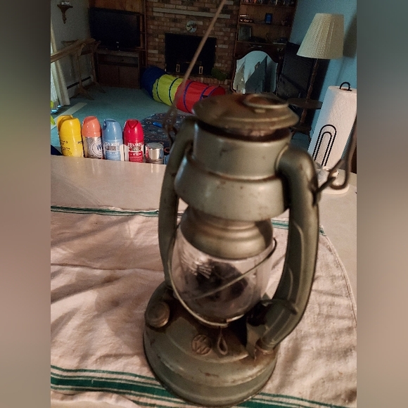 Vintage, Embury No 10, Air Pilot, Kerosene Lantern - {Antique} - Picture 6 of 16